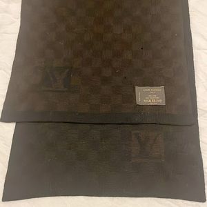 Louis Vuitton scarf